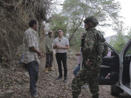 Gobernador Caicedo visitó la zona para garantizar el retorno de desplazados, cesaron los combates.