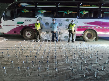 INCAUTADAS 143 BOTELLAS DE AGUARDIENTE ADULTERADO 