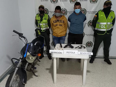 En Pivijay, Policía capturó a dos hombres con dos armas de fuego y munición ilegal