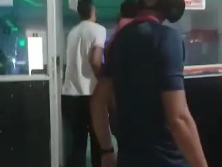 En Santa Marta,55 Personas fueron sorprendidas al interior de un bar, celebrando fiesta clandestina.