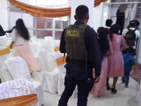 "POLICÍA IRRUMPE EN PLENA BODA Y SE LLEVA AL NOVIO POR DEBER PENSIÓN ALIMENTICIA A SU EX".