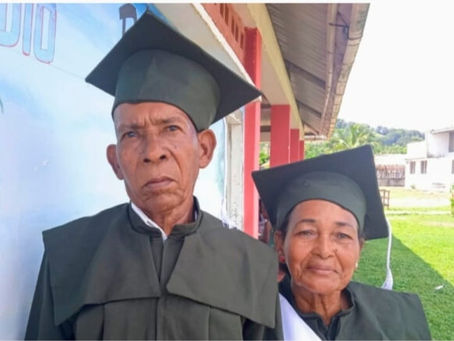 Pareja retoma noviazgo después de 30 años sin verse, no hay edad para el amor.