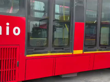 Así es como Epa Colombia “hace las pases” con Transmilenio, de vandalizar a producir.