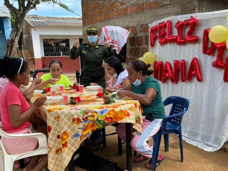 La Policía celebró con la comunidad el Día de las Madres en el Magdalena