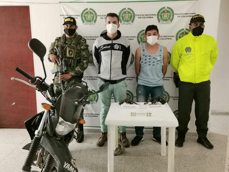 Policía en la Zona Bananera capturó a dos sujetos portando armas y munición ilegal