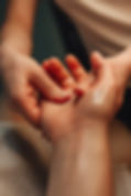 Massages mains Ittre Sylvaine.jpg