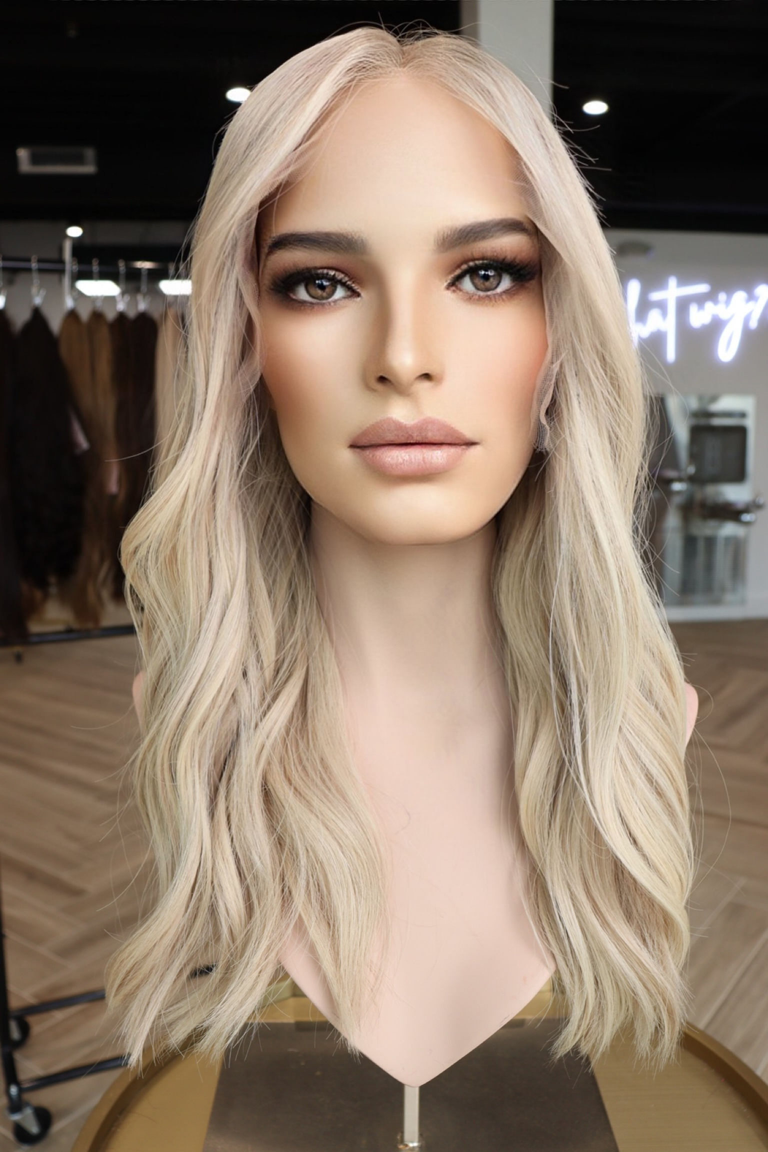 Blakely 21” Wig (L) FINAL SALE