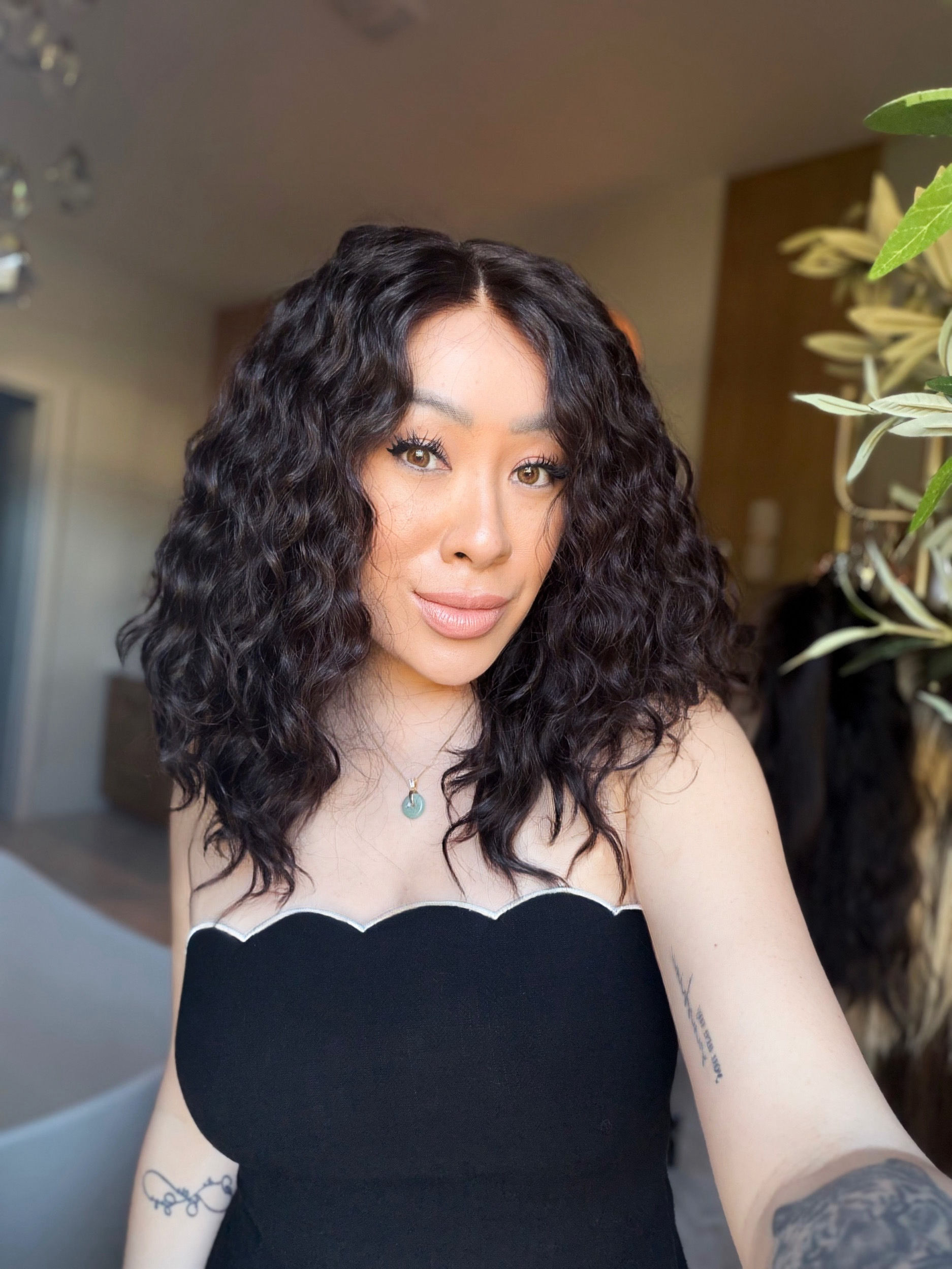 Debbie 18” Wavy Wig (XS)