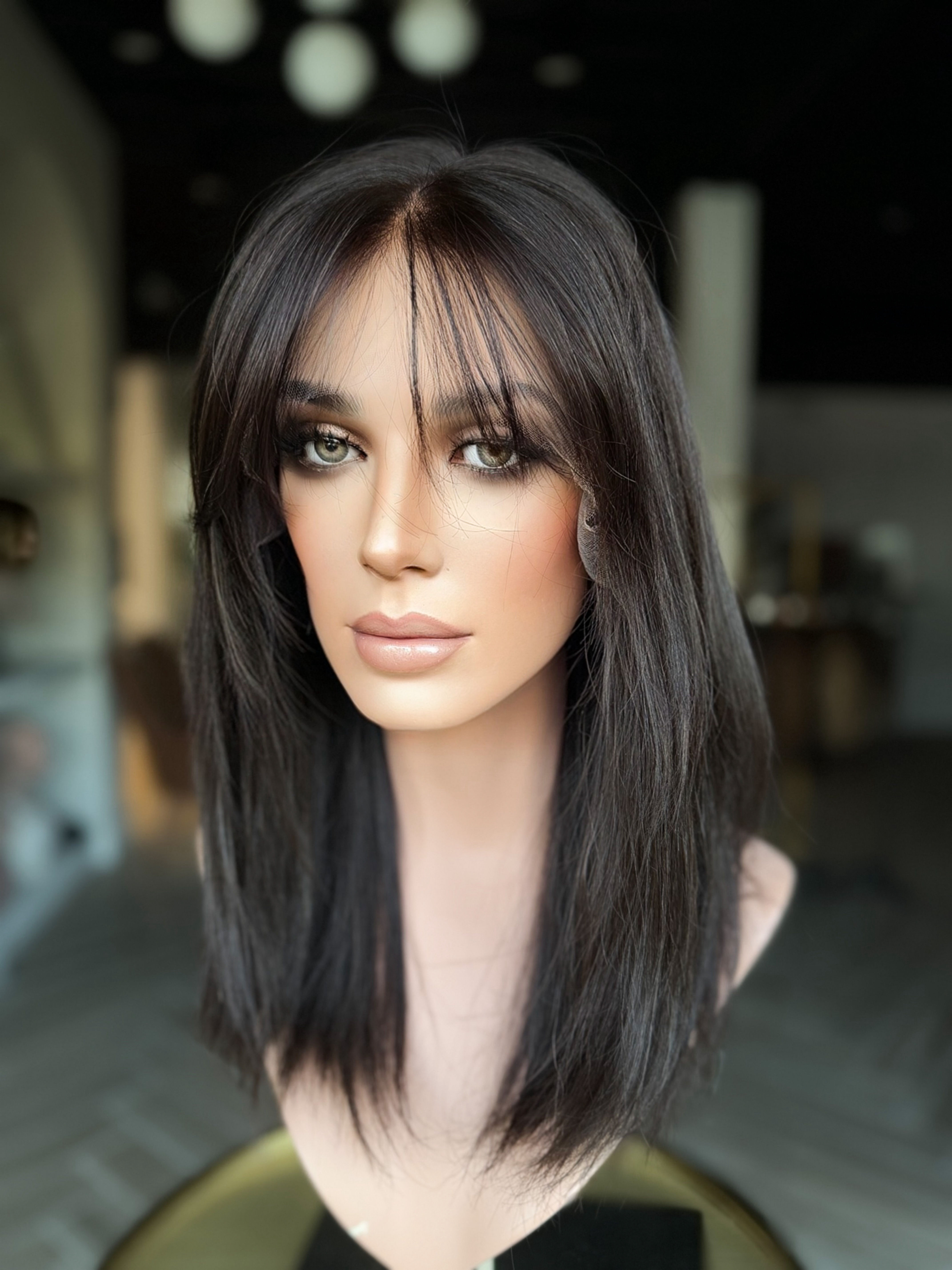 Debbie 20” Wig (M) (Wispy bangs)