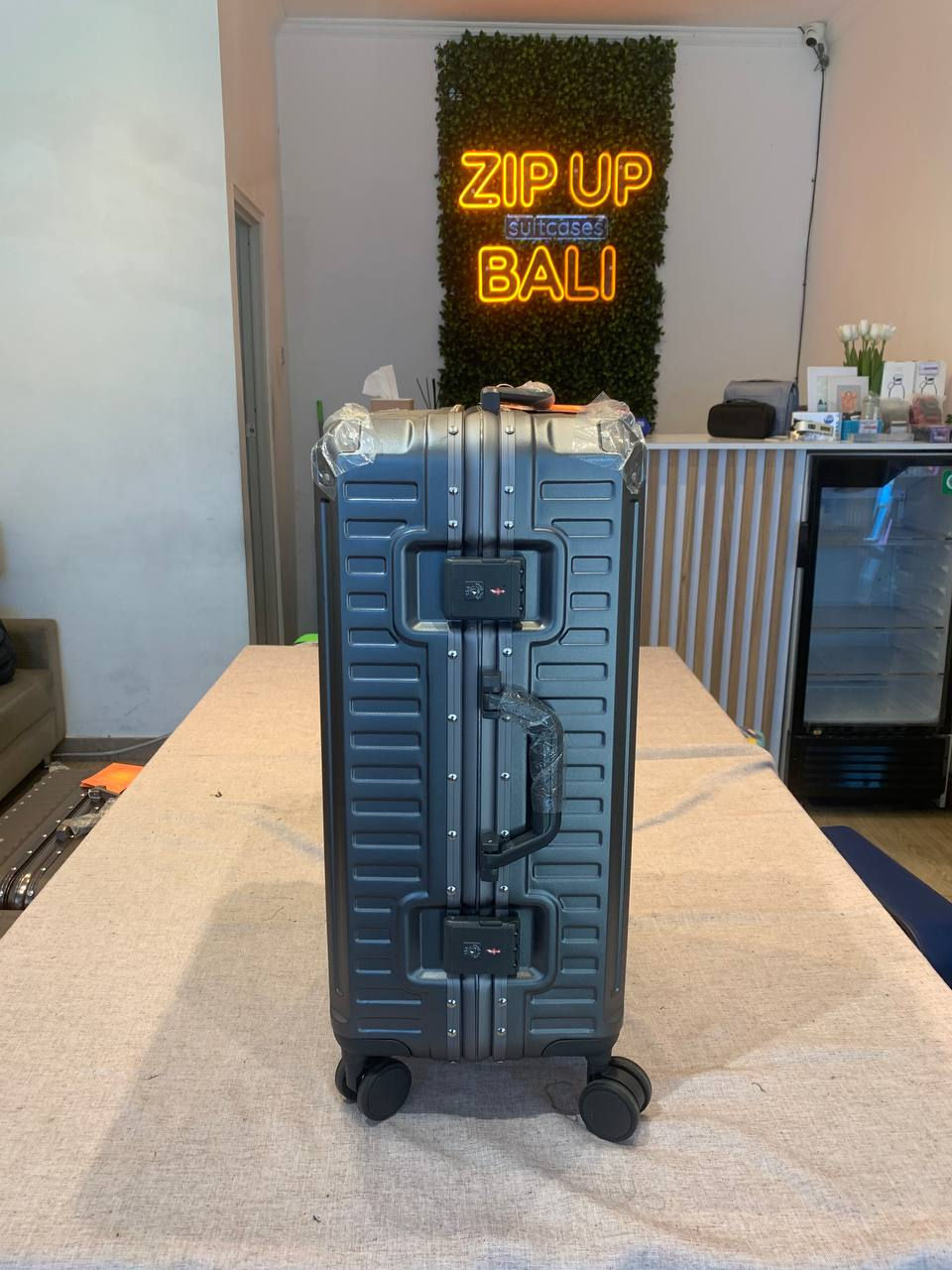 Thumbnail: Suitcase Metaverse Fiber Premium 24 Inch, M