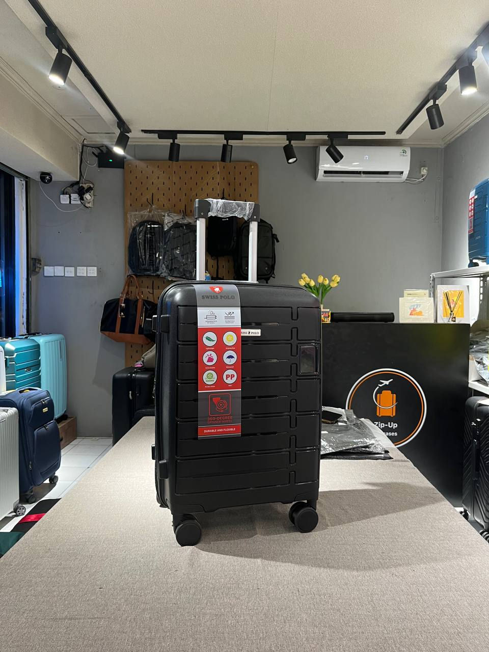 Thumbnail: Suitcase Polo Swiss Rose 20 Inch, S