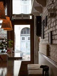 coffee-shop-393954_1920.jpg