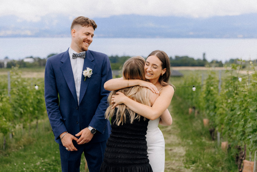 Hochzeit in der Schweiz am Genfersee, Gilly, Destinationwedding Switzerland, Julia Tukovics Fotografie, Gratulationen und Agape