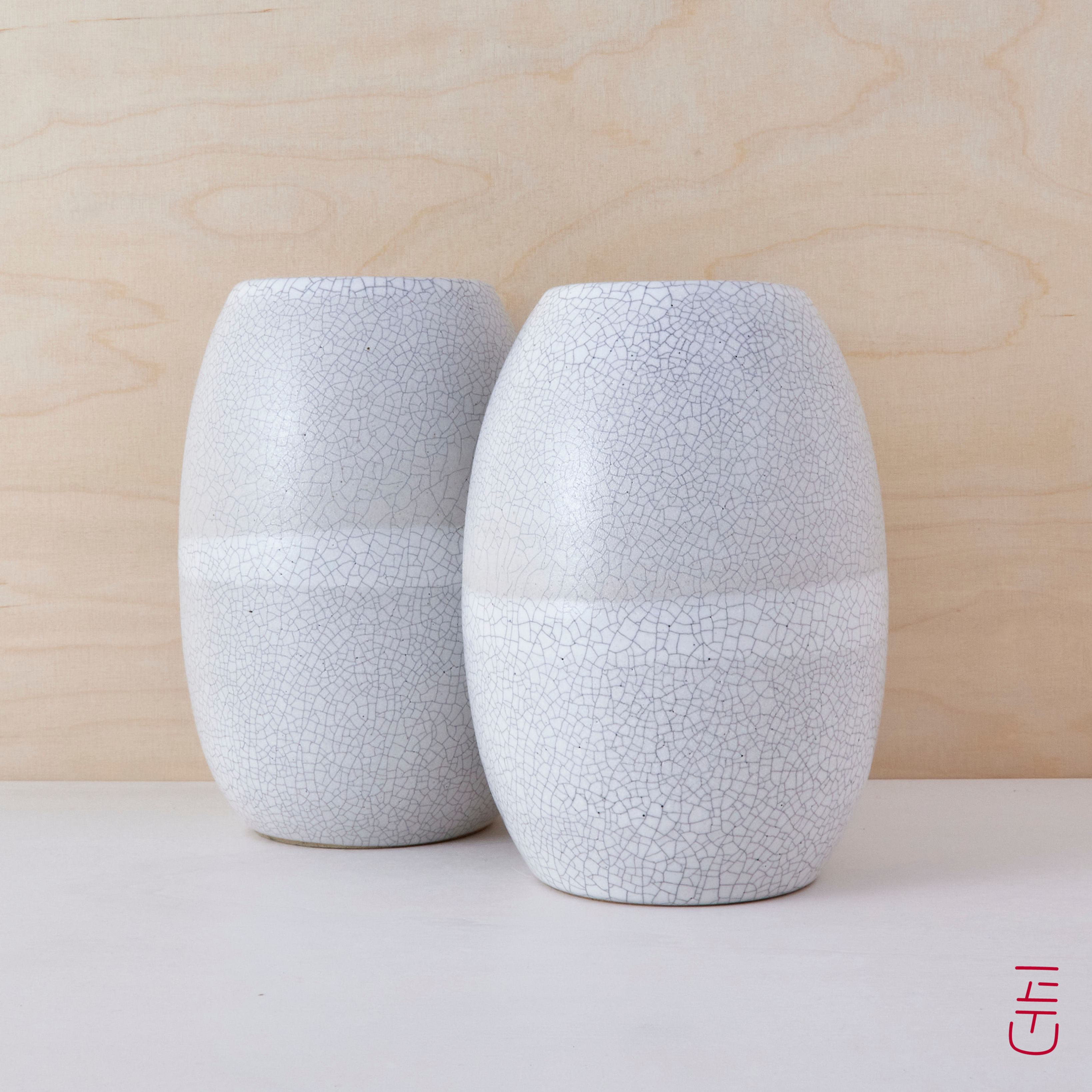 Bílé kraklované vázy