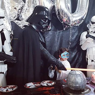 Desde una galaxia muy lejana llegaron los persoajes favoritos de Ahinoa quien celebró su c