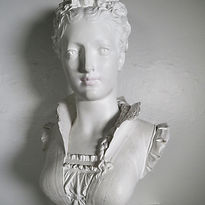 statue