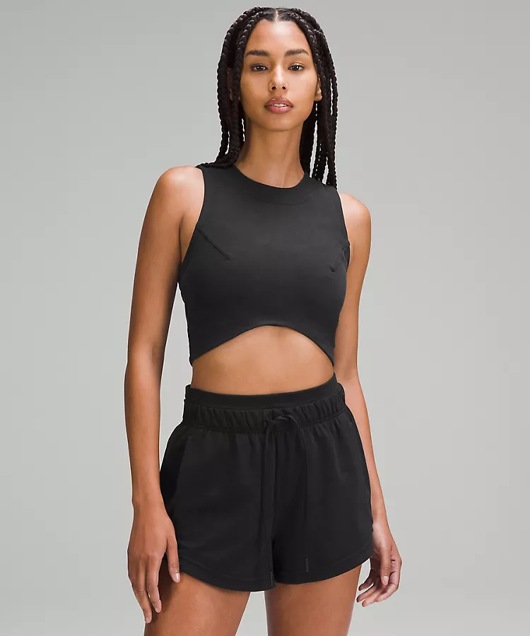 black cropped top.webp