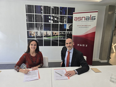 Firma acuerdo - Asnala y Adoria Symmetry