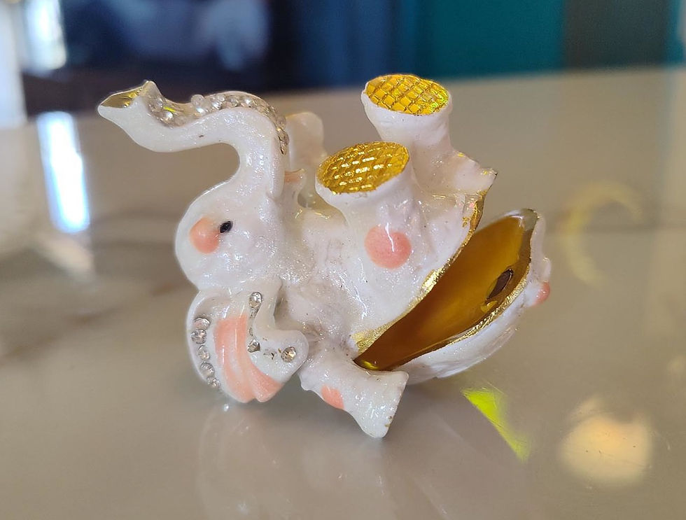 whiteelephant_002