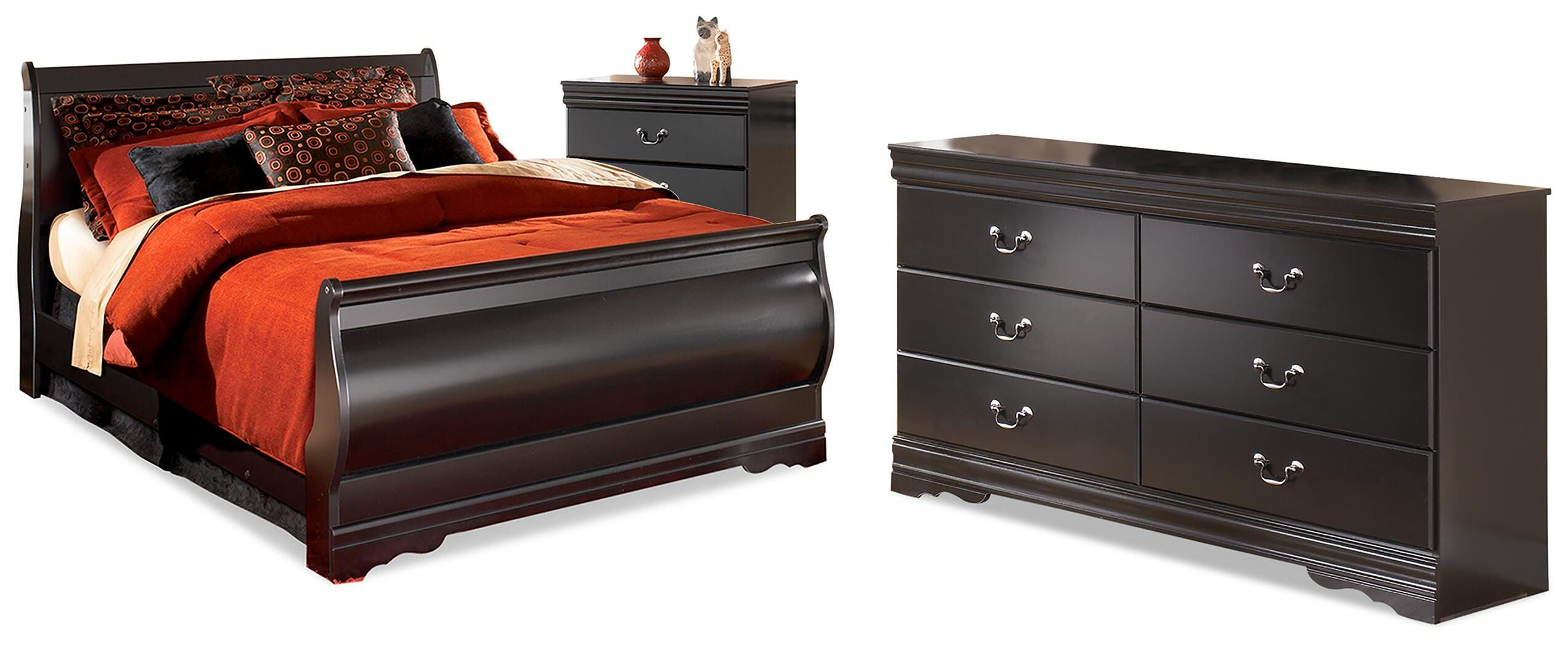 Huey Vineyard Queen Sleigh Bed, Dresser and Chest