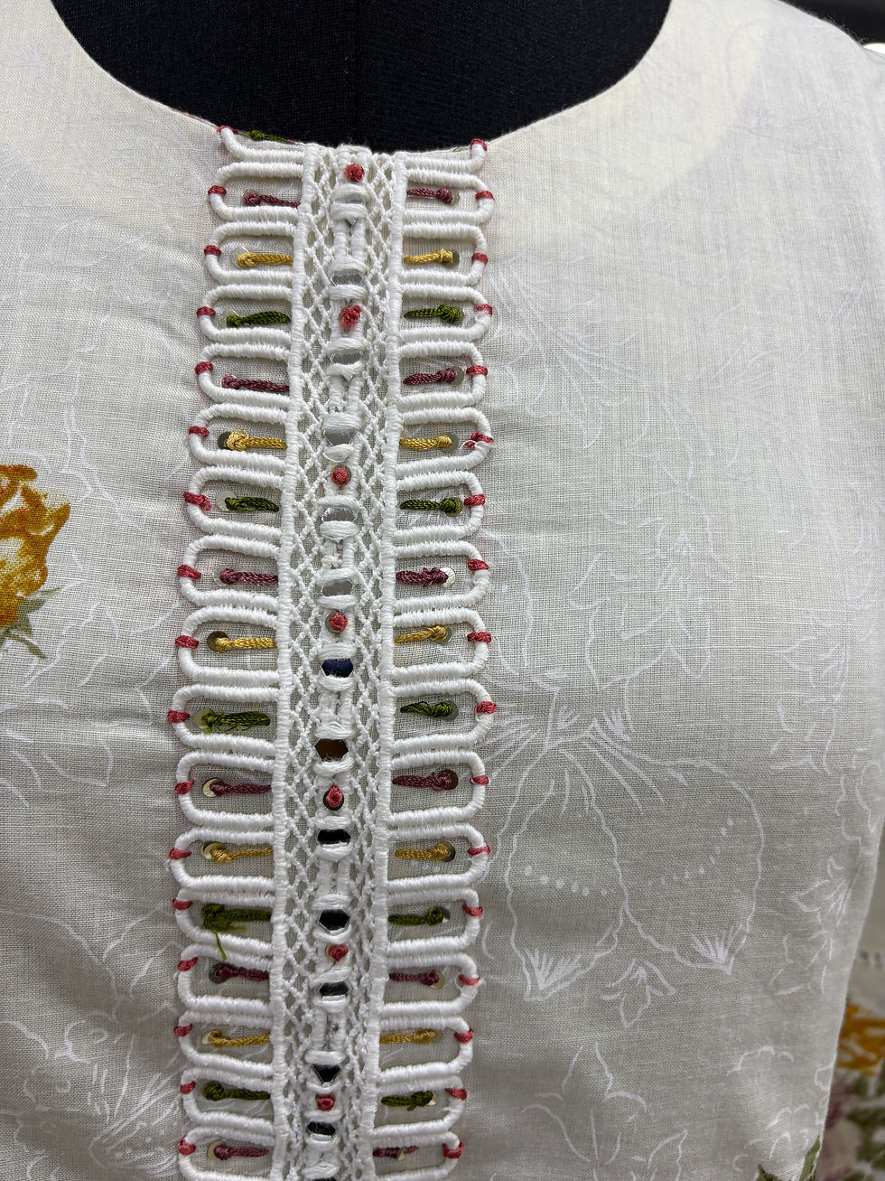 Thumbnail: White pure cotton suitset with floral print