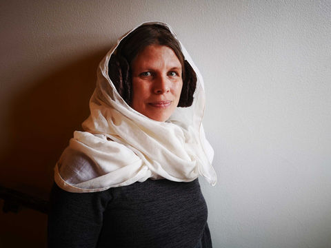 person dressed at princess Leia