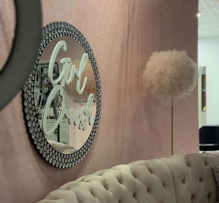 girl crush salon.JPG