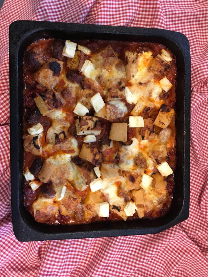 Mozzarellas and meatball traybake