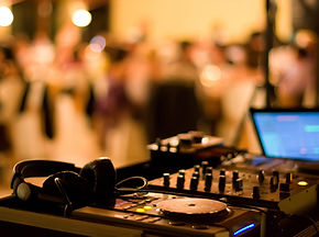 DJ