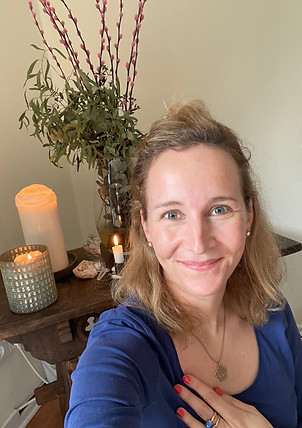 Yin Weiblichkeit Frauenkreis Schwesternschaft Sisterhood
