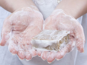 為什麼手工皂接觸眼睛會覺得刺痛？