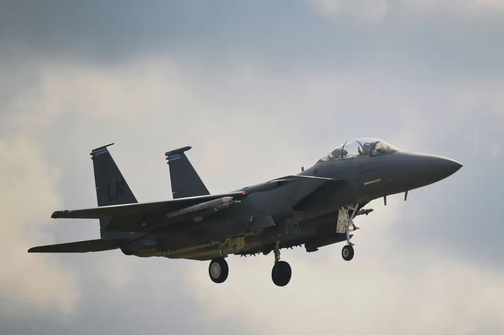 Petition Strategies • Report on Ron Paul "War is on the Menu" Event • Data Center Dance Update