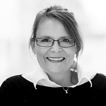 Portrett_Brit_Tone-bw.jpg