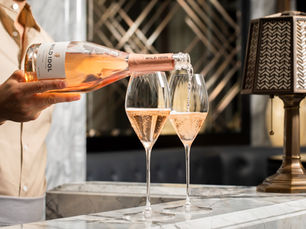 two classes of wild idol being poured into