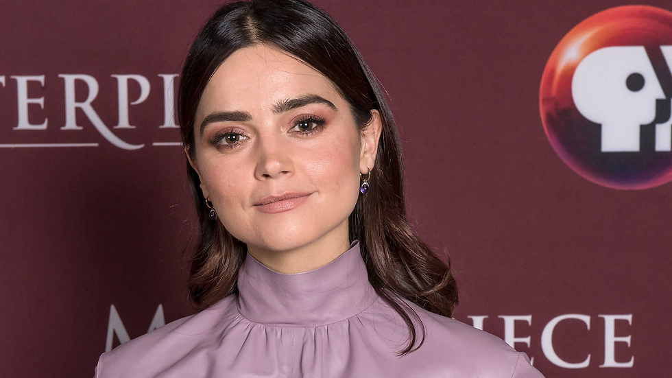 Jenna Coleman in red carpet