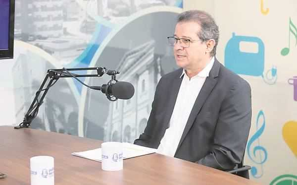 Luiz Fernando diz: "Surfar na onda do antipetismo não será uma boa"