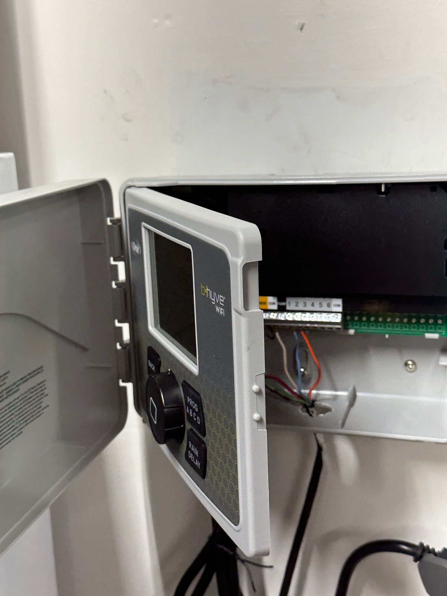 Smart Controller configuration and install for irrigation by Connected Living LV