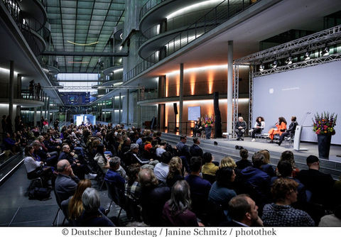 Deutscher Bundestag - Vernissage HOME STREET HOME