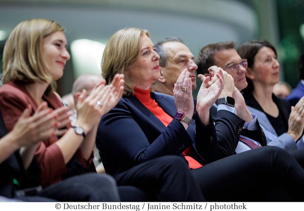 Bundestagspräsidentin Bärbel Bas, Bundestagesabgeordnete Hanna Steinmüller, Deutscher Bundestag - Vernissage HOME STREET HOME
