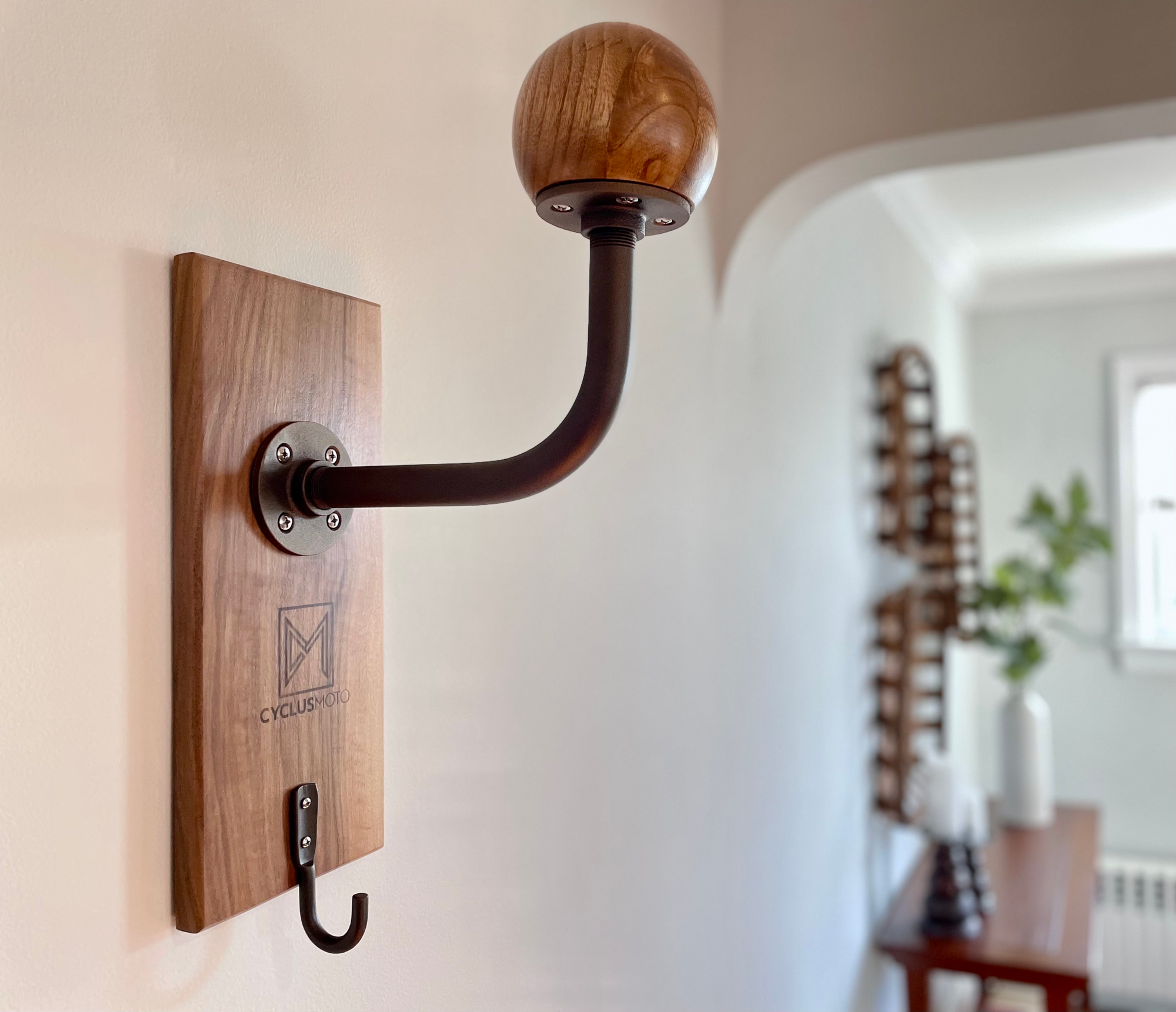 CyclusMoto Helmet Hanger