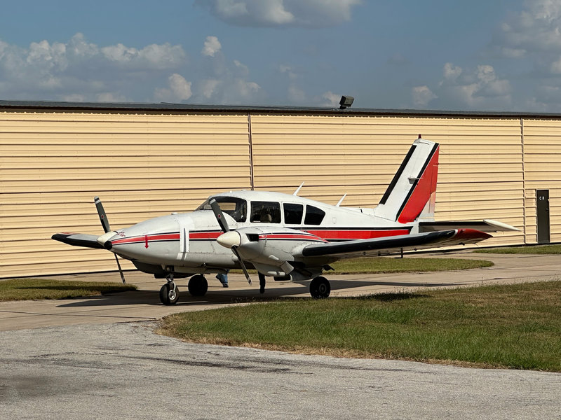 Piper Aztec F
