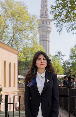 Cansu Uslu.jpg