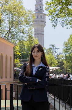 Azra Aksu.jpg