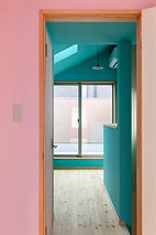 建栄