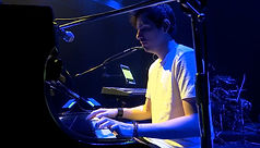 rubén piano.jpg