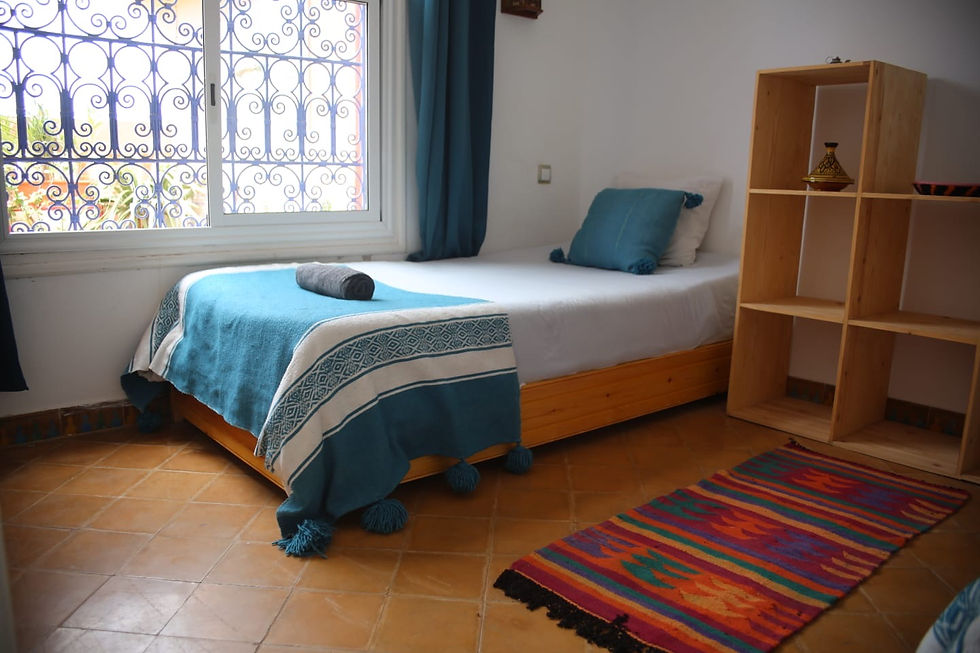 Twin Shared Room with Shared Bathroom