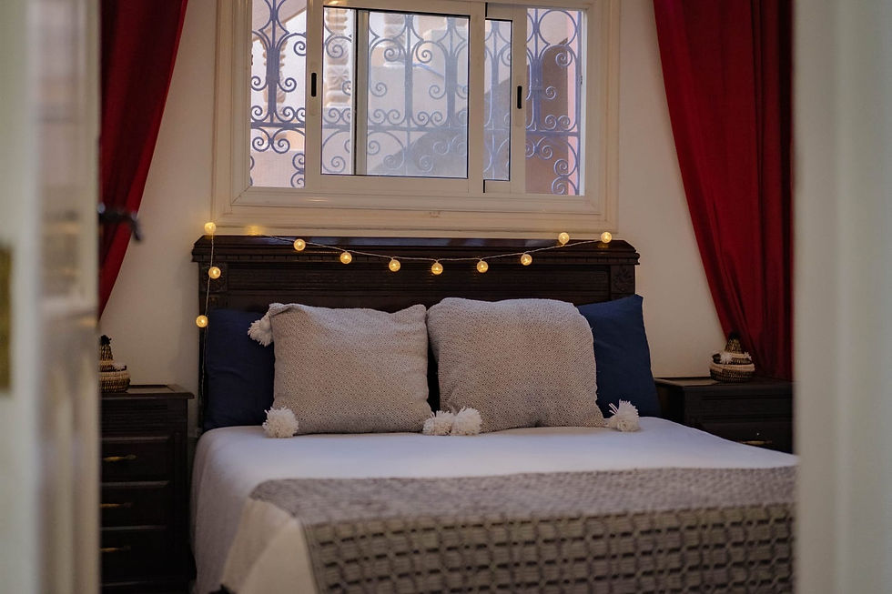 Double or Single Private Bedroom with Shared Bathroom