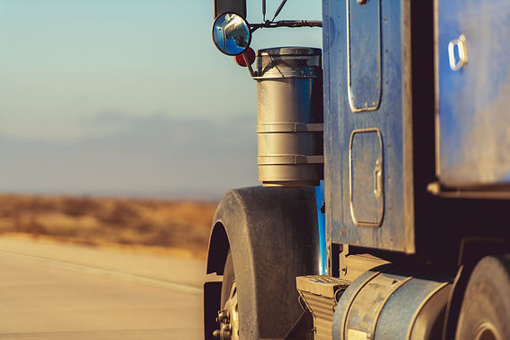 semi-truck-on-the-road-PYMEFTJ.jpg