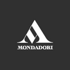 Logo Mondadori bianco su sfondo nero con la lettera A. Mondadori.