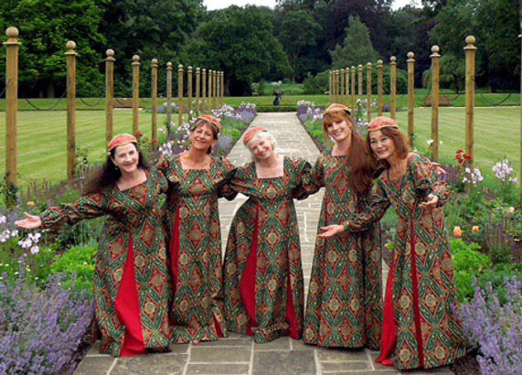 Dancers Circle in England cropped.jpg